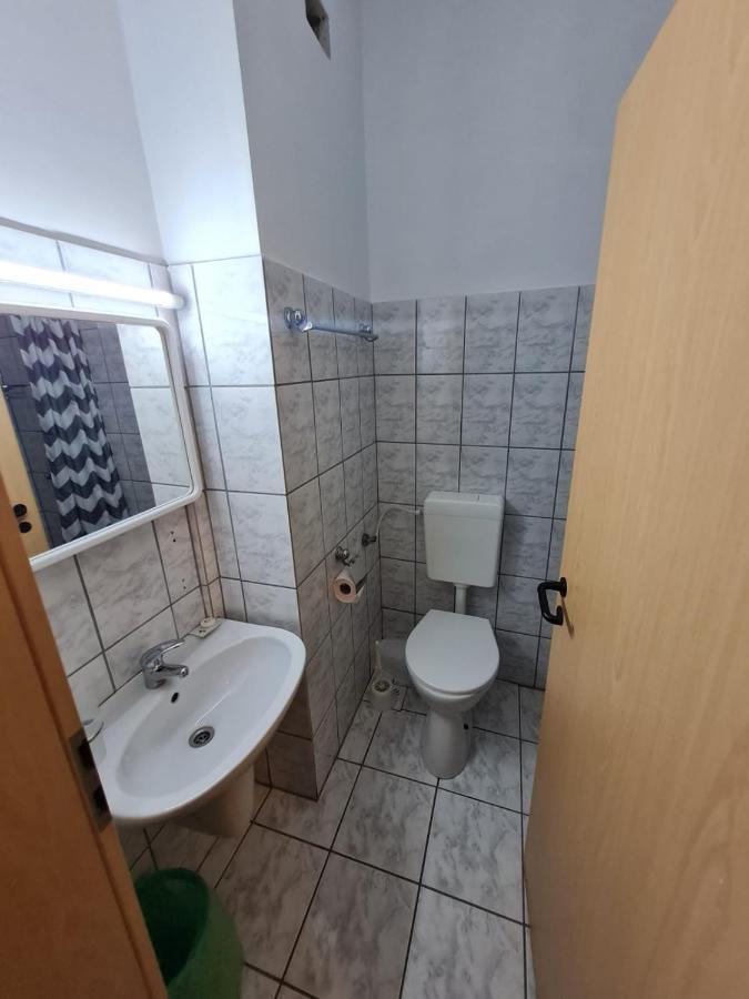 Hotel Randunica à Văliug Extérieur photo